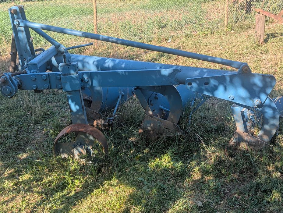 Vând tractor U650+disc și plug