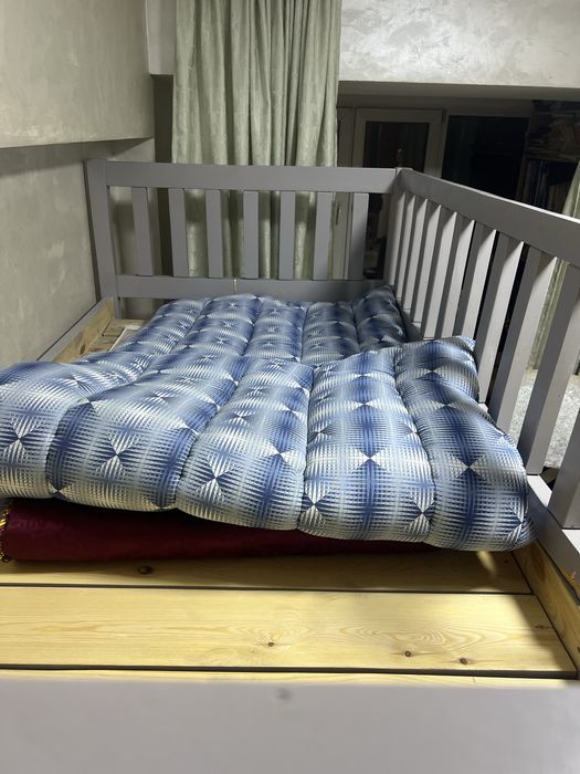 двуспальная кровать