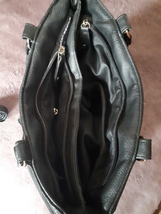 Geanta  neagră pentru dama ,cu fermoare de mână  și de umar