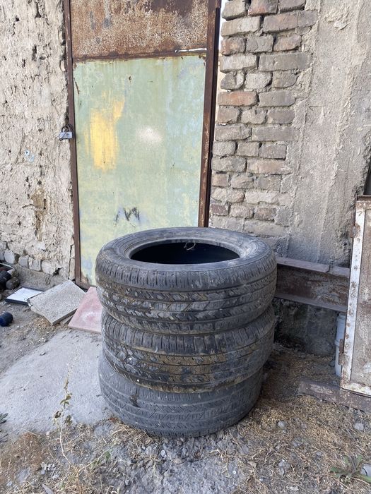 продается шина от каптива 3 штук