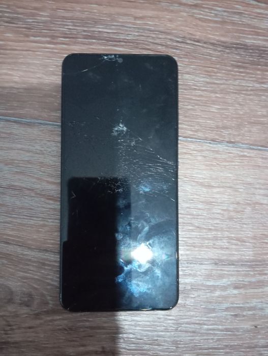 Продам телефон на запчасти