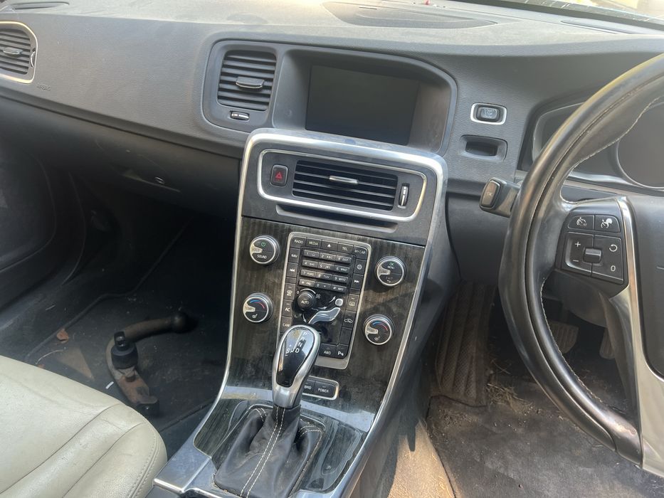 Volvo V60 Plug-In Hybrid D6 AWD НА ЧАСТИ