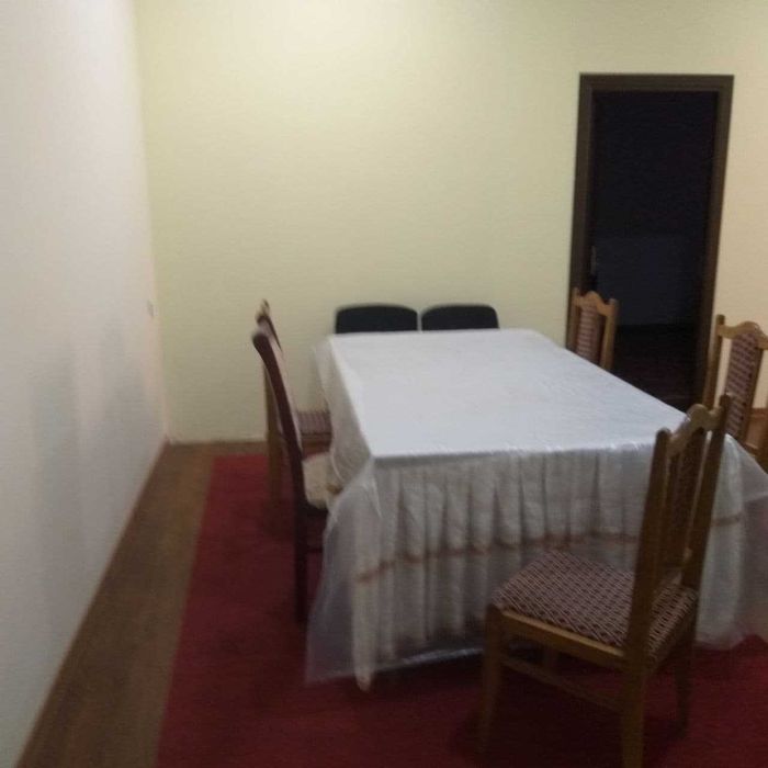 Квартирага ойига 900 минг сўмдан шерилик ижарага қўяман.