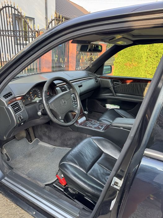 Mercedes Benz e class