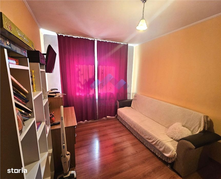 Liber, apartament cu 3 camere, bine intretinut