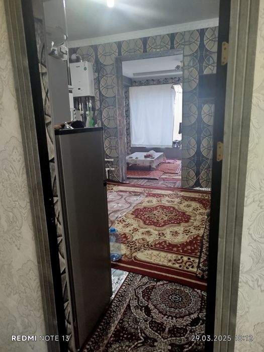 Ката квадратли Уй сотилади