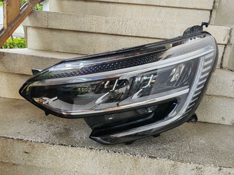 Фар Renault Megane LED ляв / Фар Рено Меган Оригинален