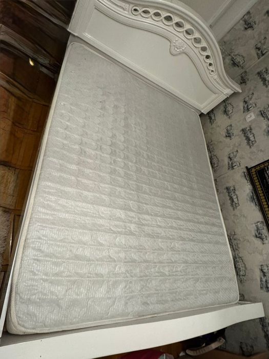 Кровать двуспальная