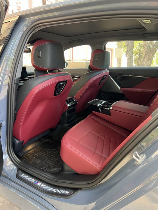 Bmw i 5  50 L  2025 йил