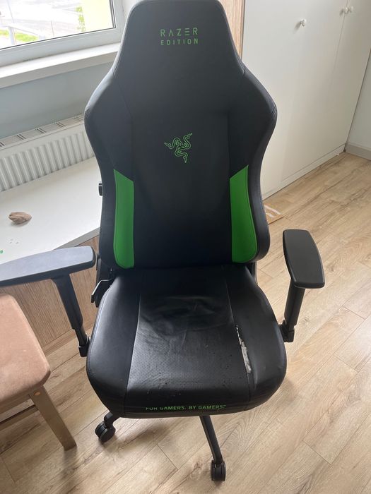 Продам игровое кресло, Razer Edition
