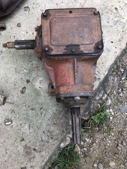 Редуктор 1х1.5 сотилади!