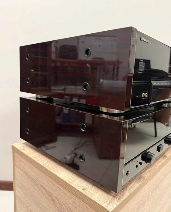 Колекционерски сет предусилвател + стъпало Pioneer Urushi C-73+ M-73