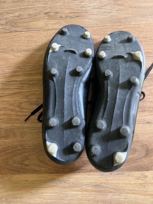 Футболни бутонки Umbro 37,5 размер Като нови