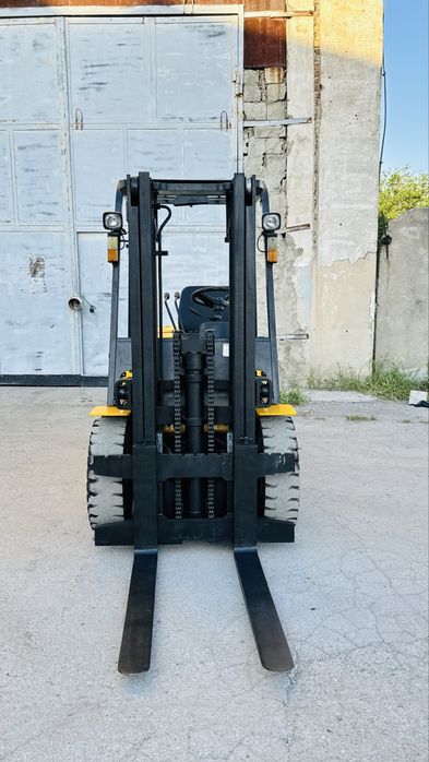 Вилочный погрузчик кара автокара