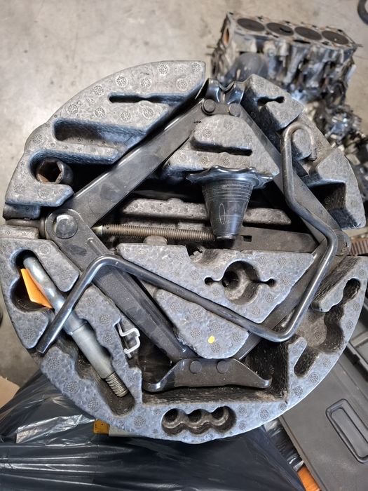 Vand set cric , cheie ,cui tractare