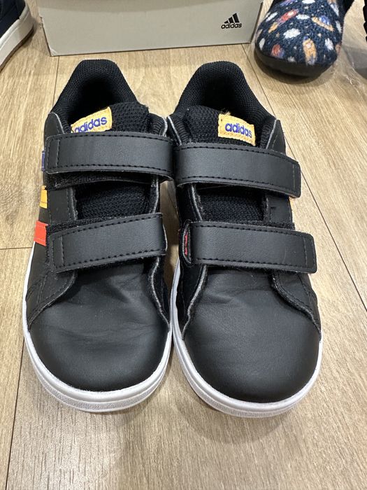 Маратонки Adidas 25,5