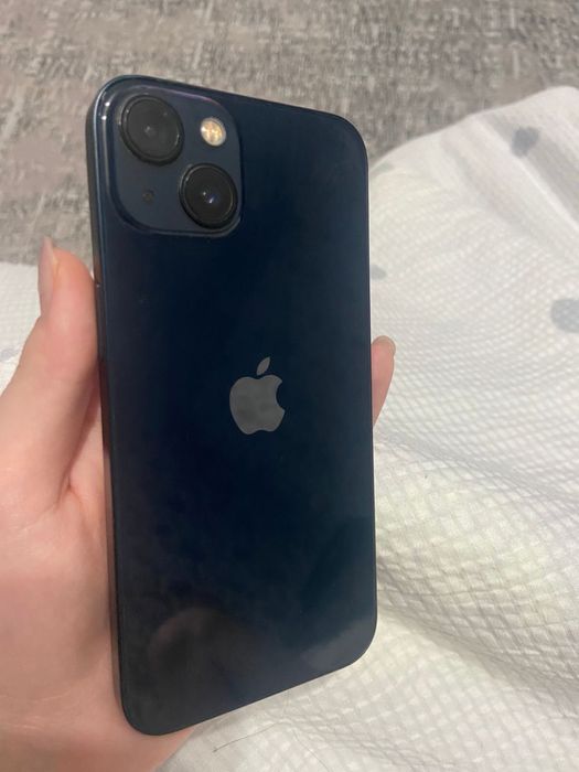 Продам айфон 13