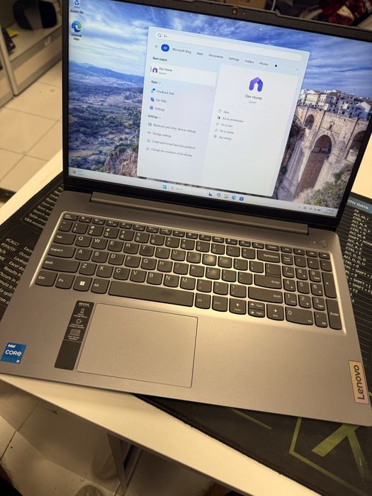 Laptop Lenovo IdeaPad Slim 3 i5-12450H 8GB RAM 512GB SSD baterie 100% impecabil