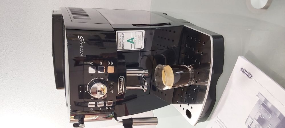 Expresor Aparat de cafea Delonghi magnifica S