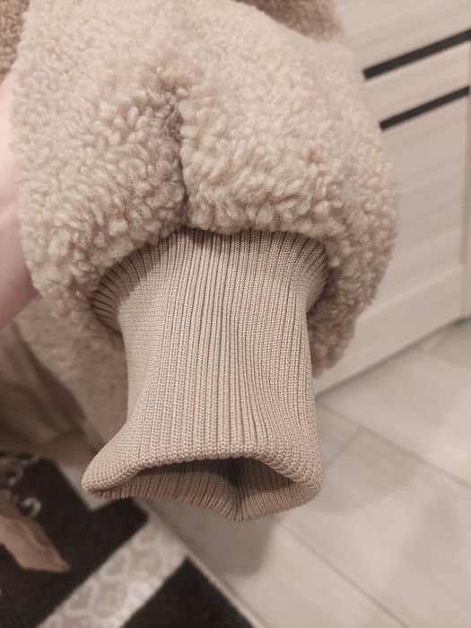 Женская куртка-бомбер