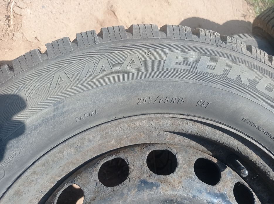 Шины резины с дисками зимние на 15 размер