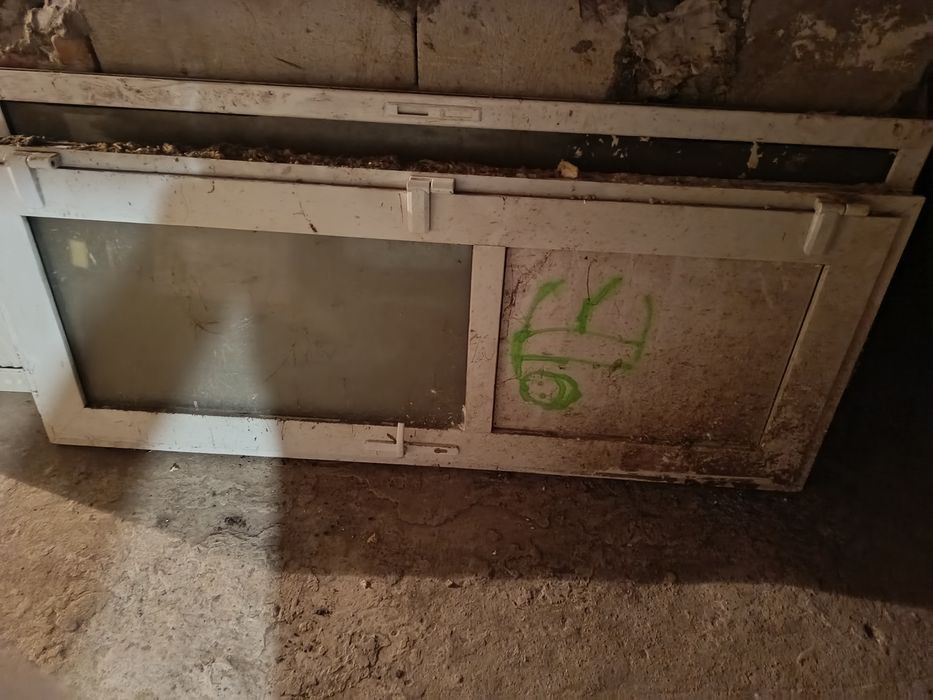 Ușă confecționată din tâmplărie de uși