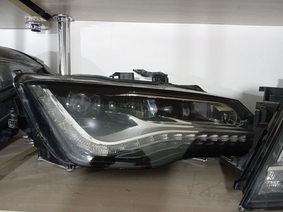 Передние фары Audi A7