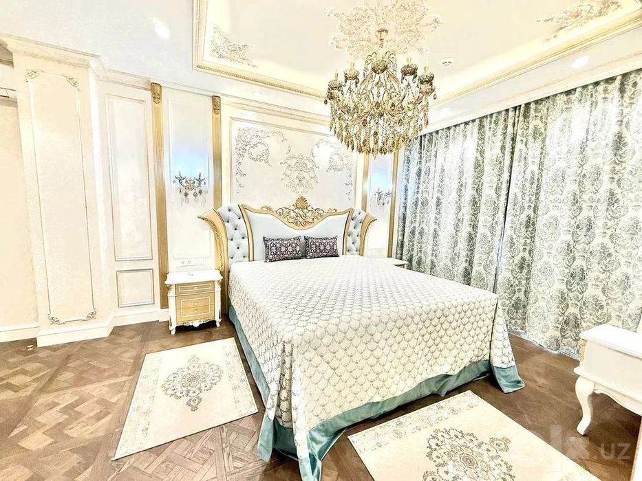 Продаются две квартиры 8 комнат общая площадь 238 кв.м.