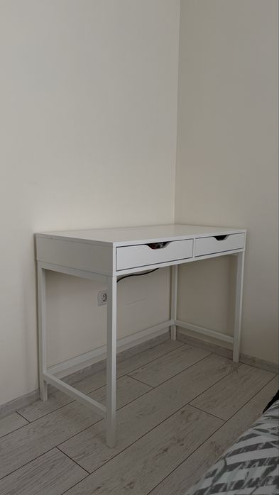 Vând birou IKEA ALEX