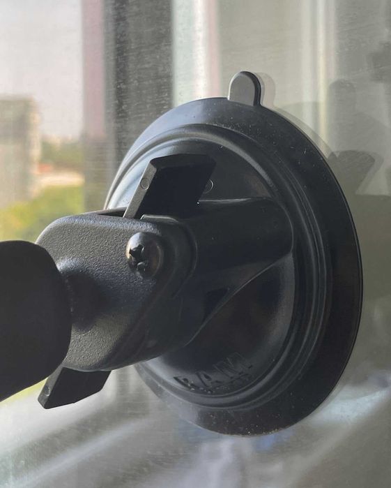 Suport RAM MOUNTS pentru telefon mobil pe parbriz