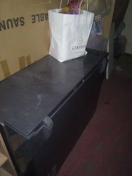 Продам морозильник