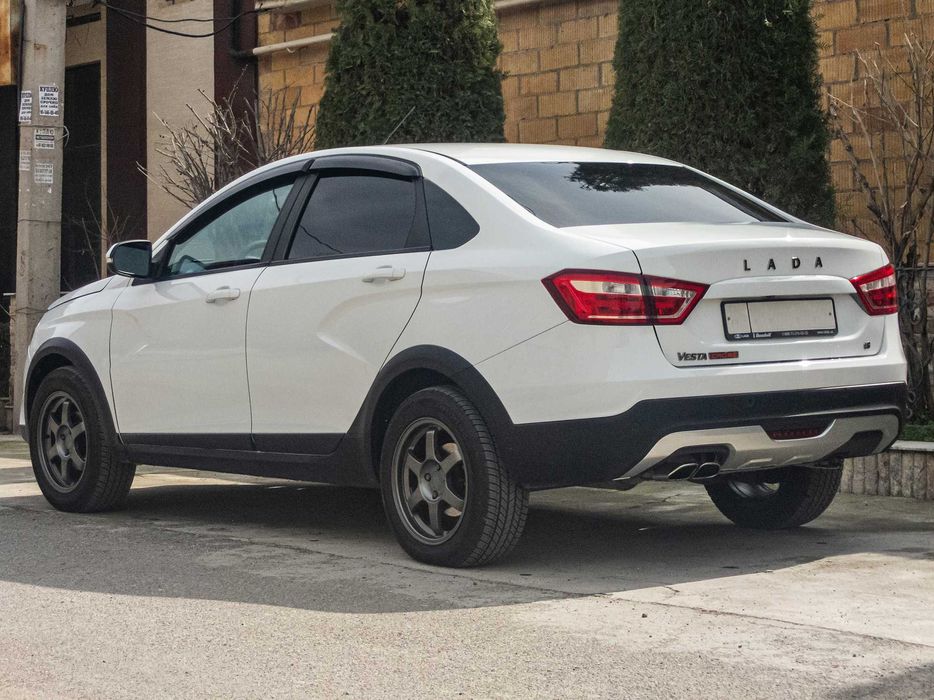 Lada Vesta Sedan Cross