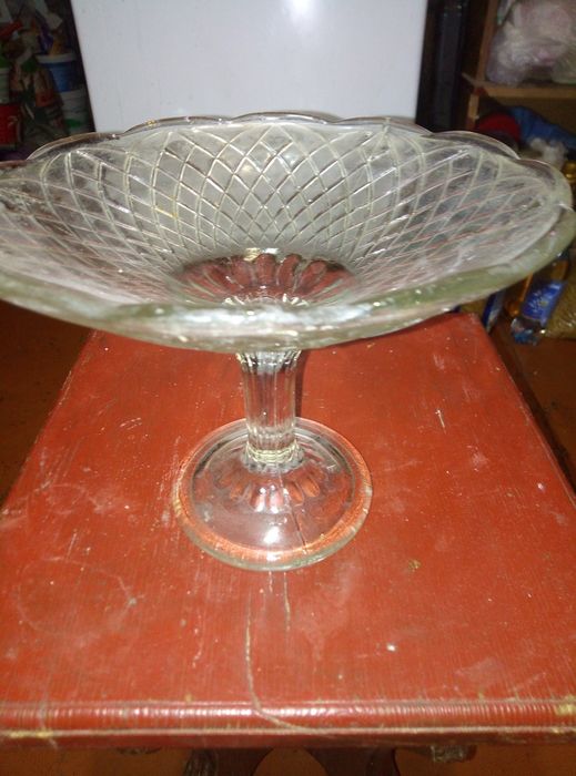 Продам три вазочки 400 тенге