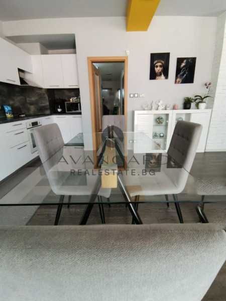 Продава се Тристаен апартамент в Пловдив, Център - 103 кв.м за 2428 €/кв.м - Снимка #4