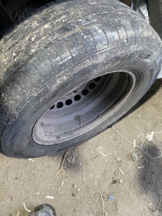 Продам резину 205/65/15 с дисками