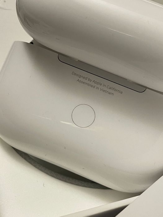 Apple AirPods Pro 2 Made Vietnam !
