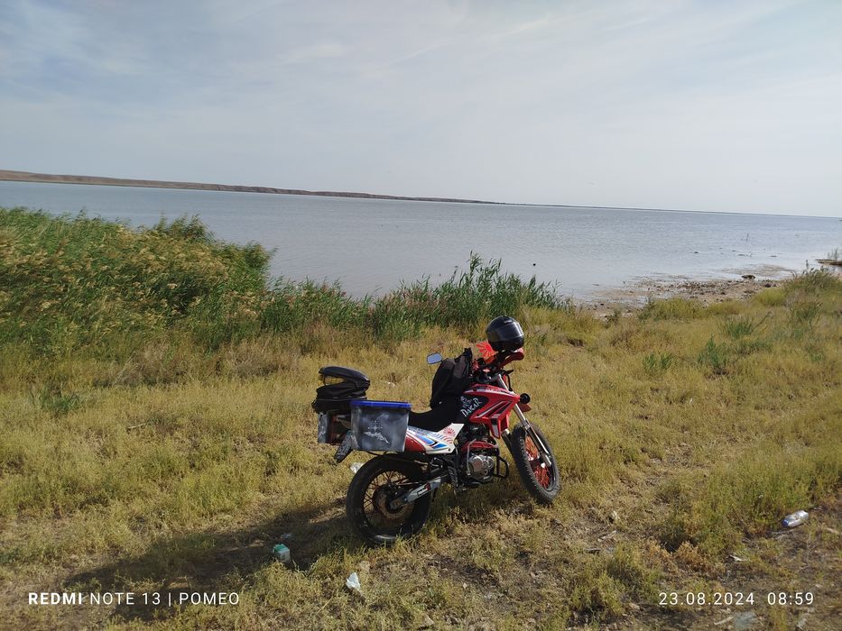 Мотоцикл эндуро 300 кубов.