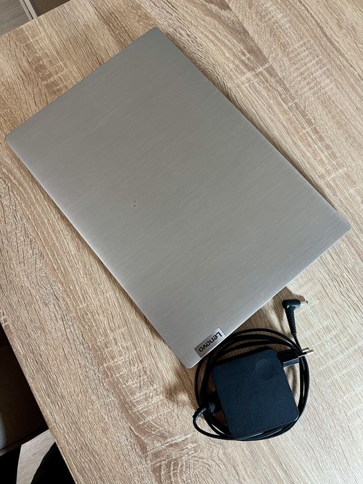 Ноутбук Lenovo IdeaPad 3 / Core i3