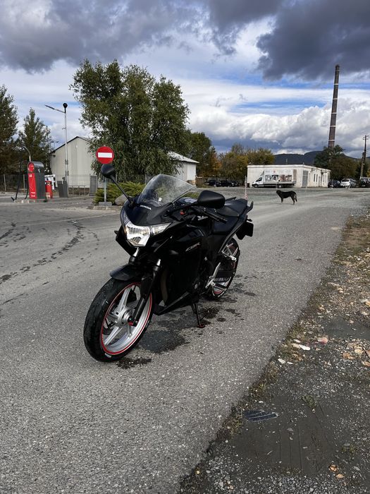 Vand motocicleta HONDA CBR250R
