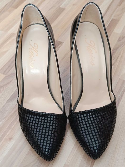 Черни лачени нови