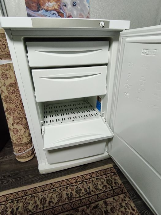 Морозилка Indesit