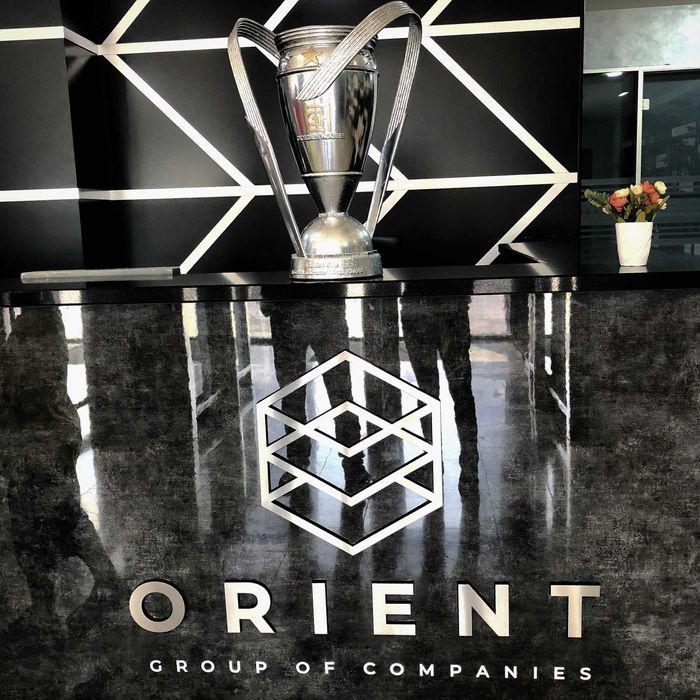 Кубки медали статуэтки награды трофеи по индивидуальным требованиям