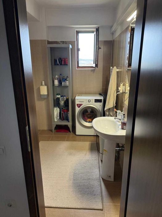 Inchiriez apartament 3 camere