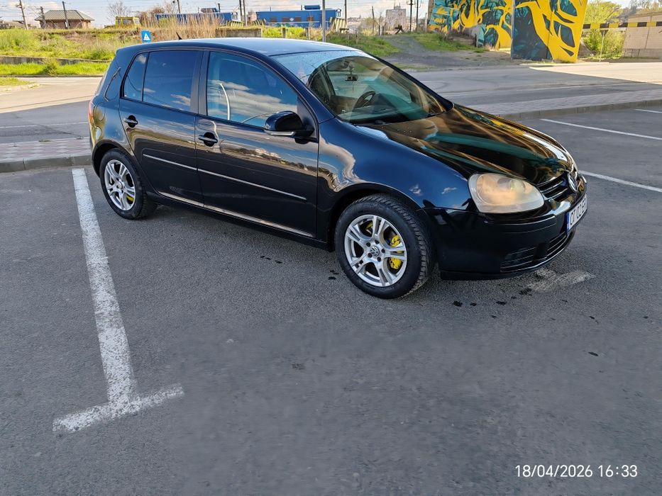 Vând Volkswagen Golf V