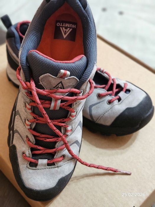 Походные кроссовки (ботинки) женские