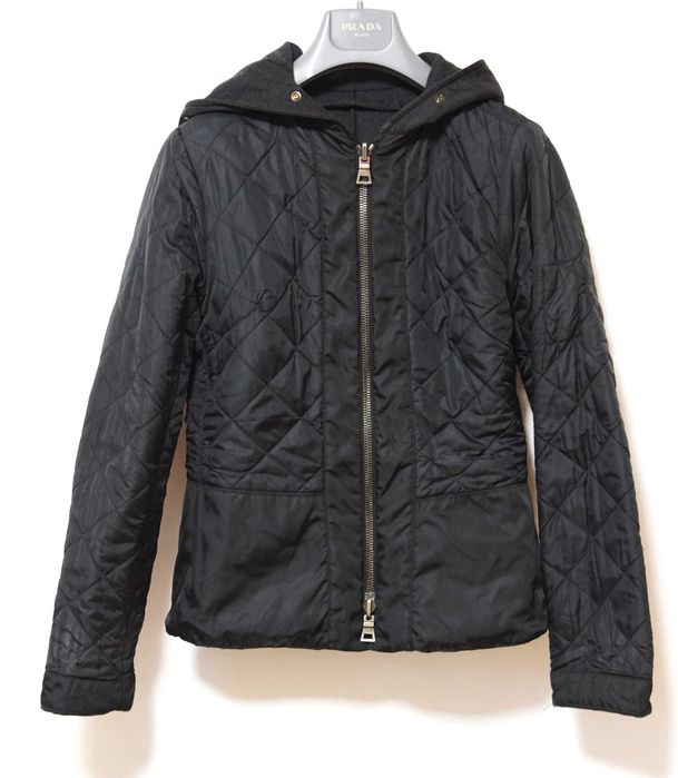 Geaca Prada neagra cu gluga marimea 42