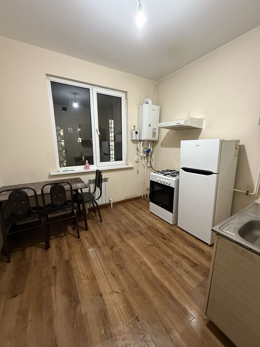 Сотилади 2 хона Сергели