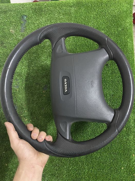 Руль volvo s40.