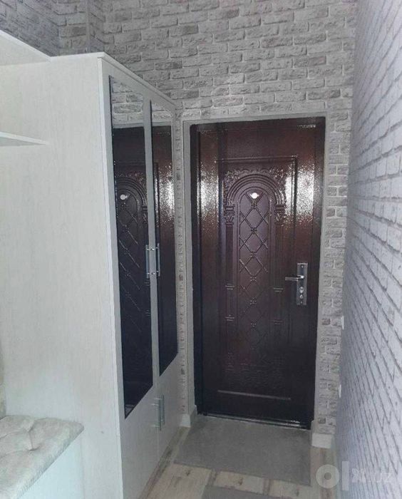 Срочно Срочно сдаёт в аренду 2 комнута адрес азиз базар 300$