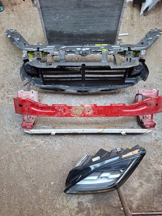 Far led trager  armatura bara radiator jaguar e pace